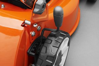 Central cutting height adjustment, LC 140S